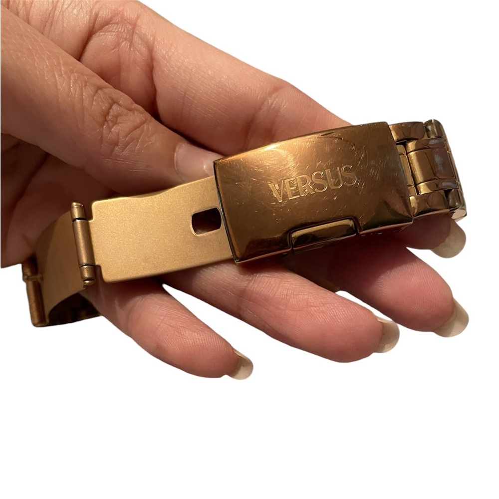 VINTAGE VERSUS VERSACE ROSE GOLD WATCH - Picture 6 of 14